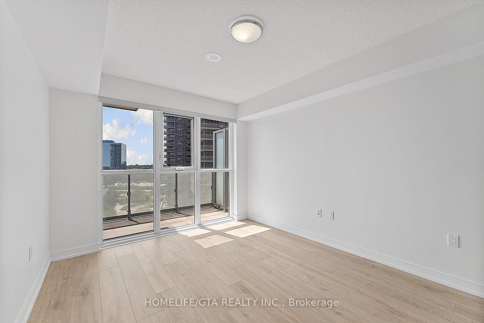 225 Village Green Square Unit 907 photo 18