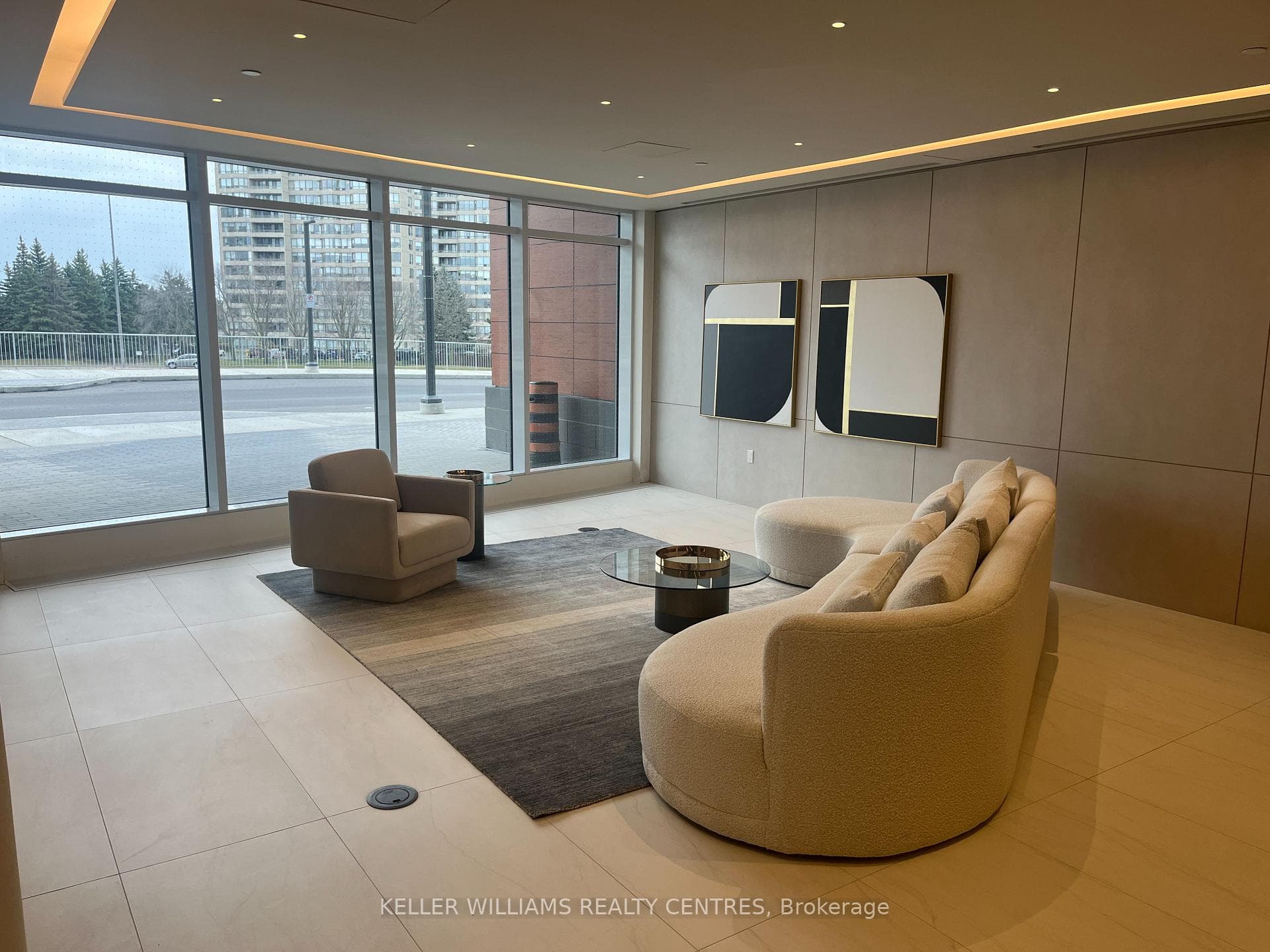 30 Upper Mall Way Unit 2703 photo 3