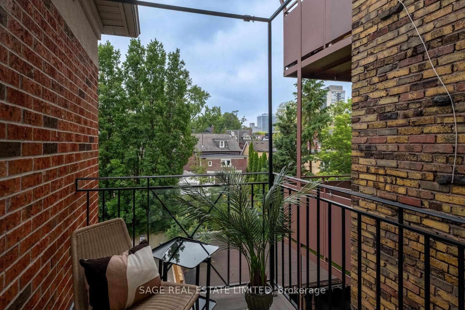 319 Lonsdale Road Unit 3D photo 44