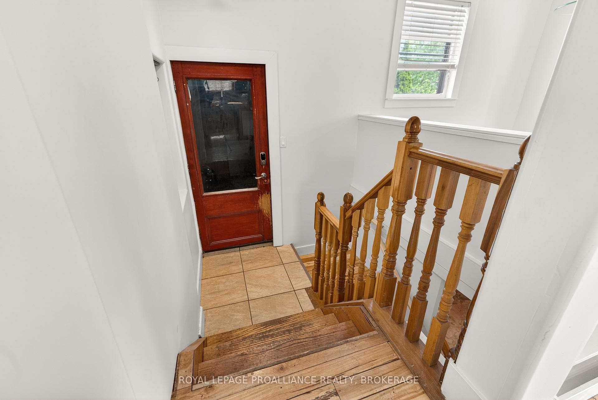169 Carruthers Avenue photo 13