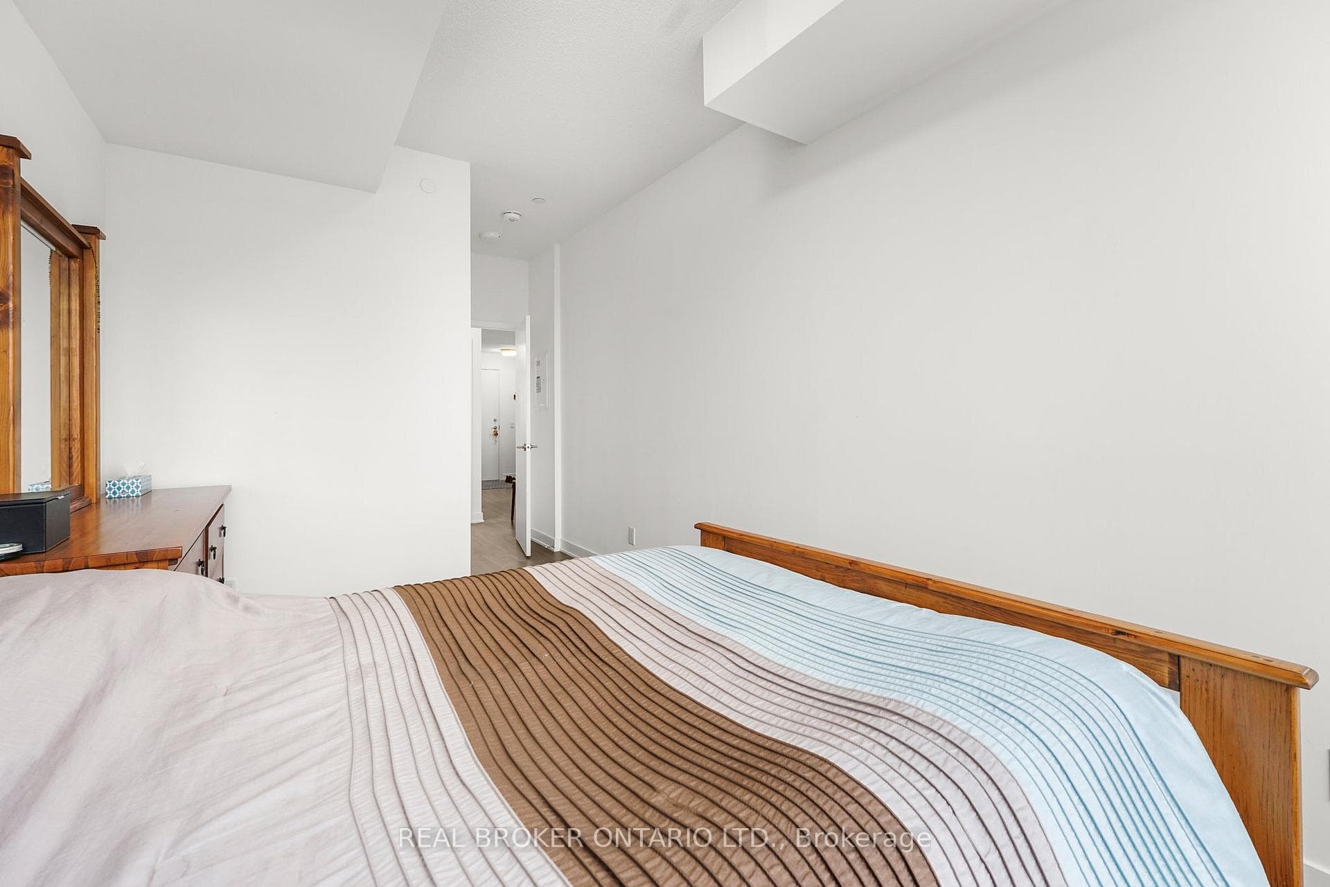 681 Yonge Street Unit 615 photo 14