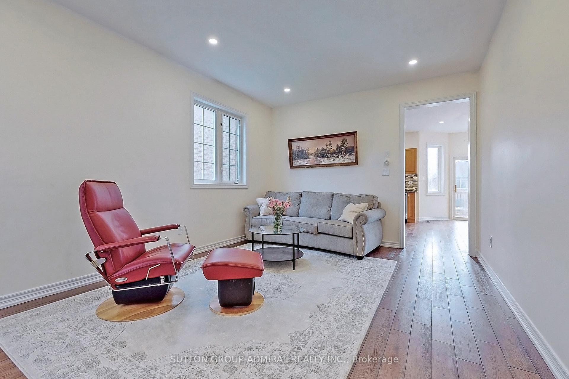 183 Ravineview Drive photo 4