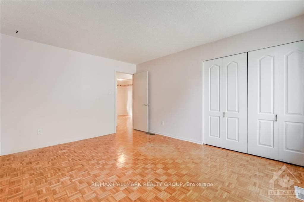 1317 RAINBOW Crescent photo 11