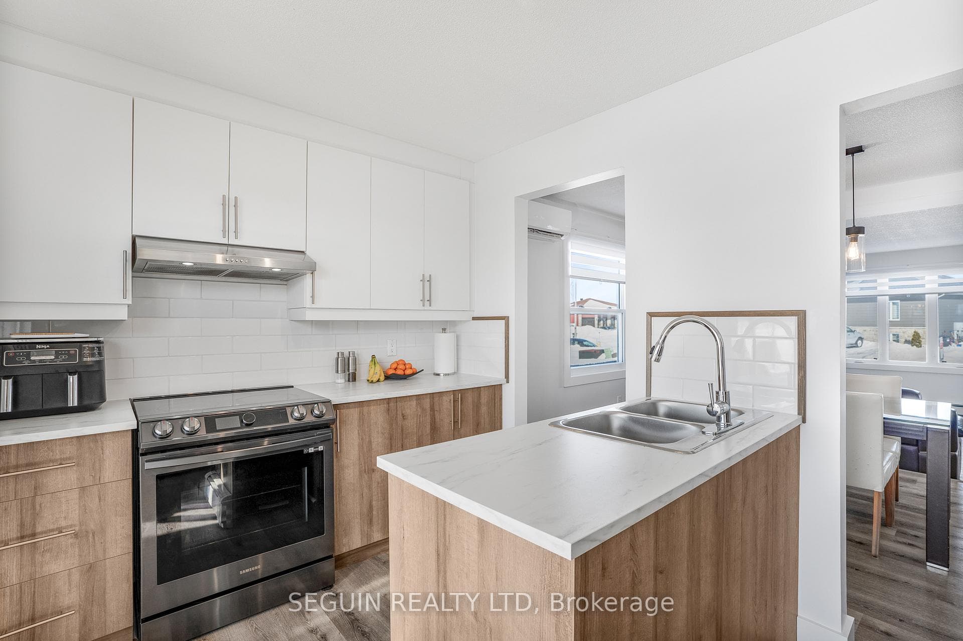 922 Roch Street photo 16