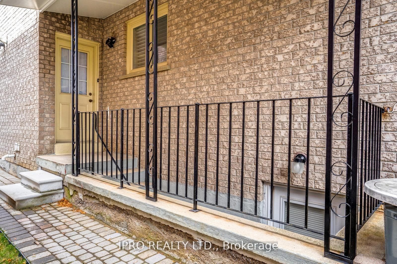 229 Baker Avenue photo 32