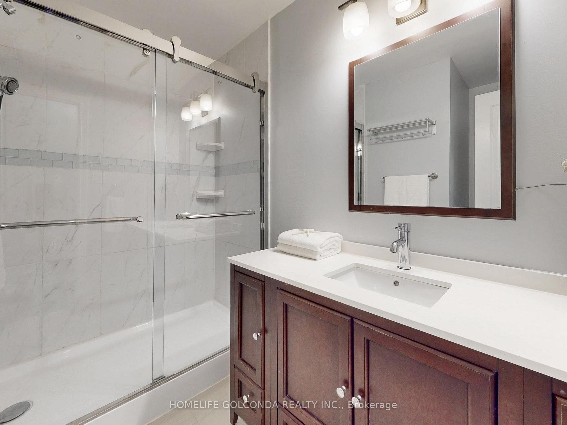 137 Ramona Boulevard photo 32