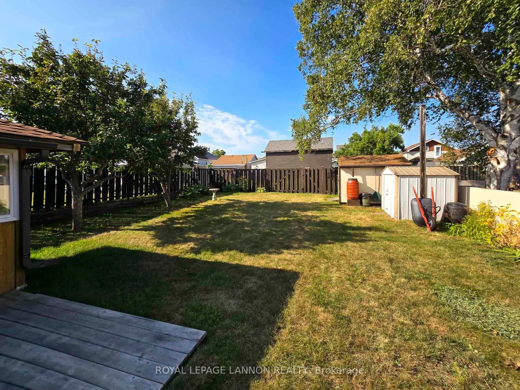 314 Lillian Street photo 12