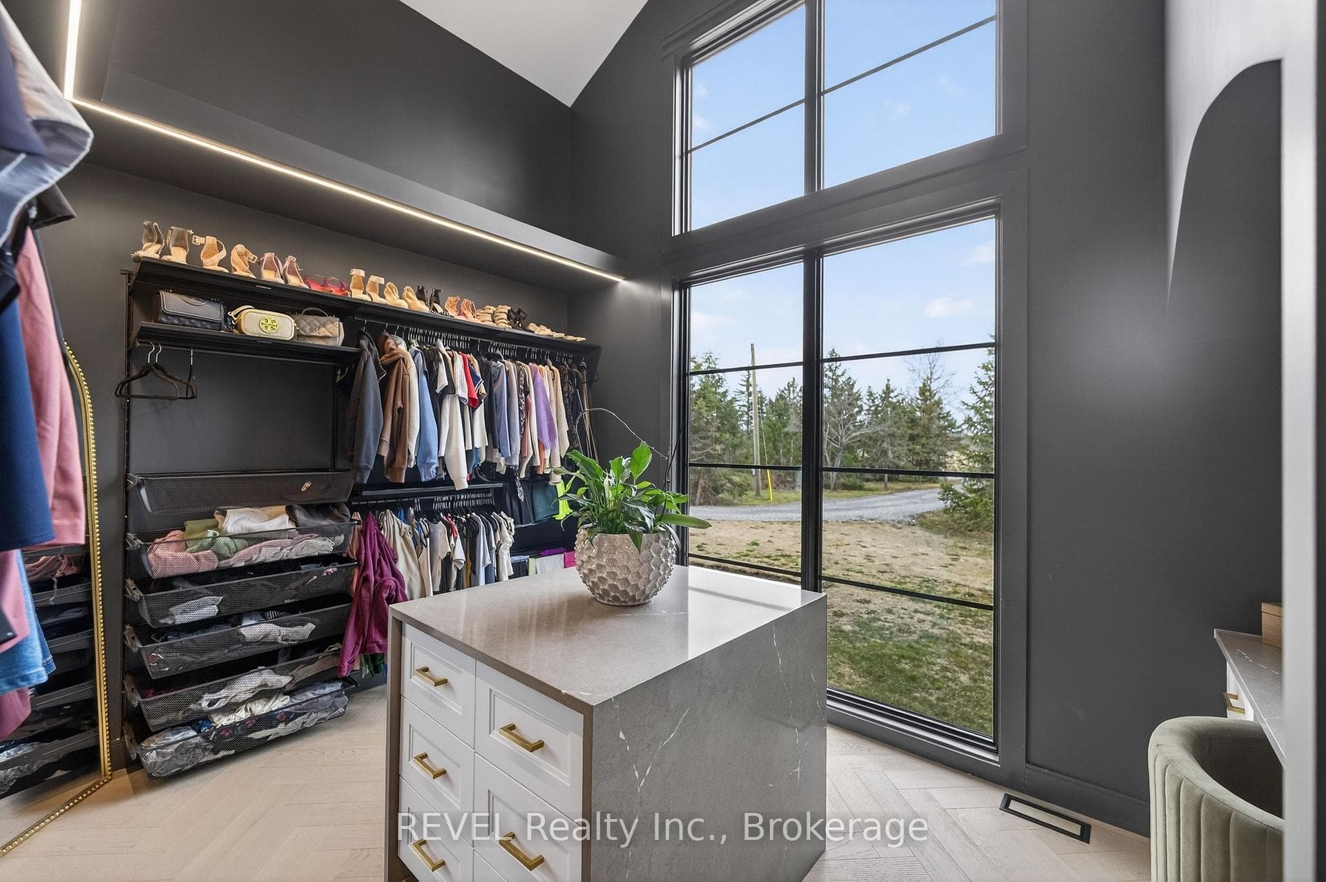 3901 White Road photo 32