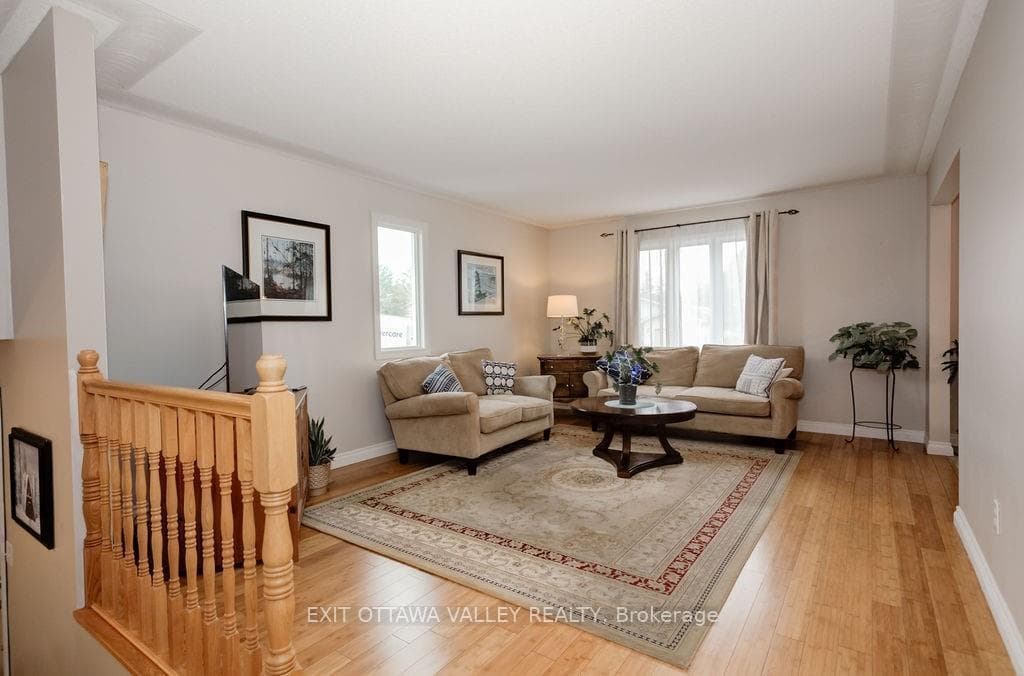 185 GARDEN Street photo 3