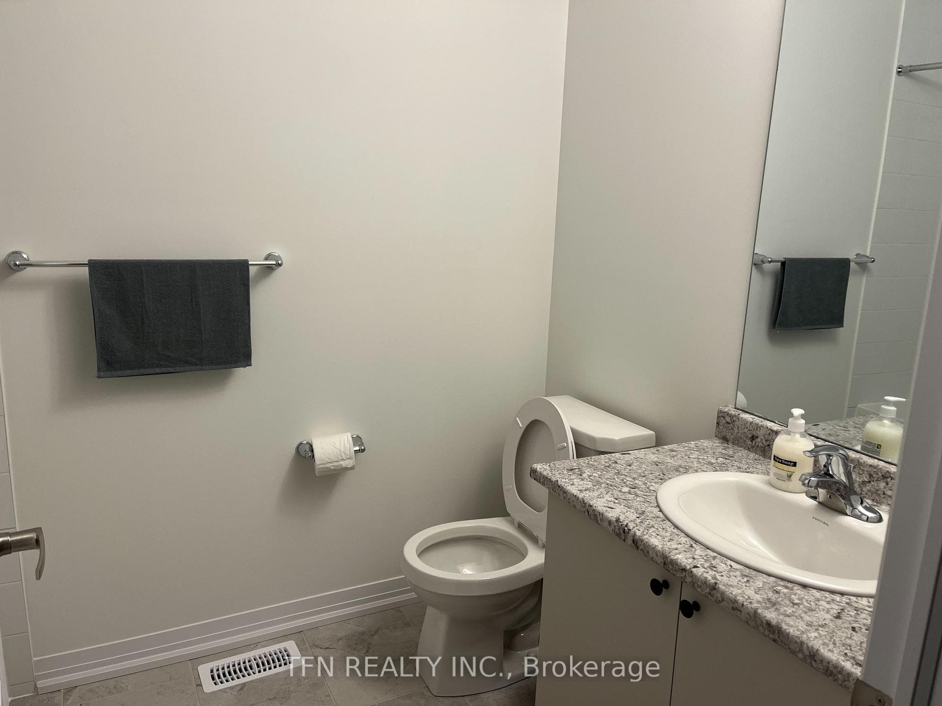 15 Peach Street Unit 7 photo 4