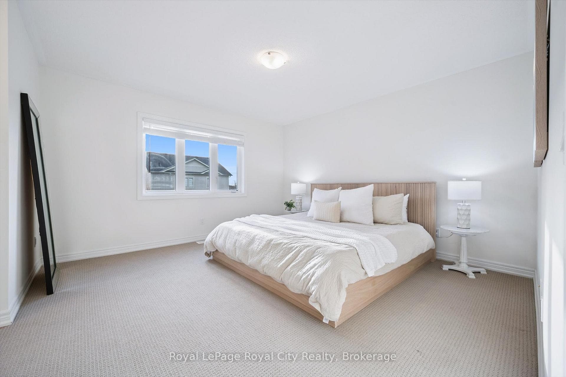 98 Kay Crescent photo 21