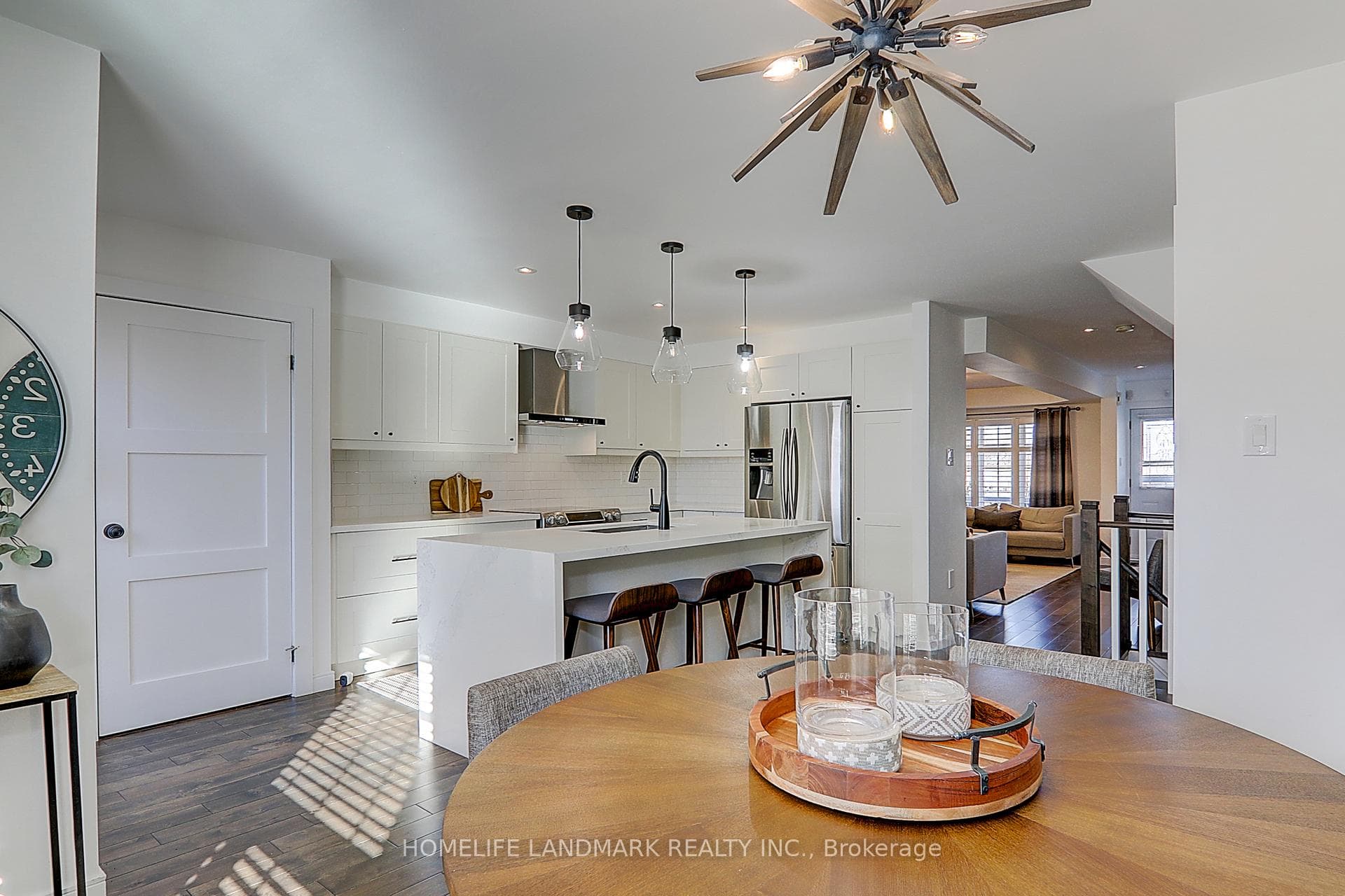 9144 Dufferin Street photo 21