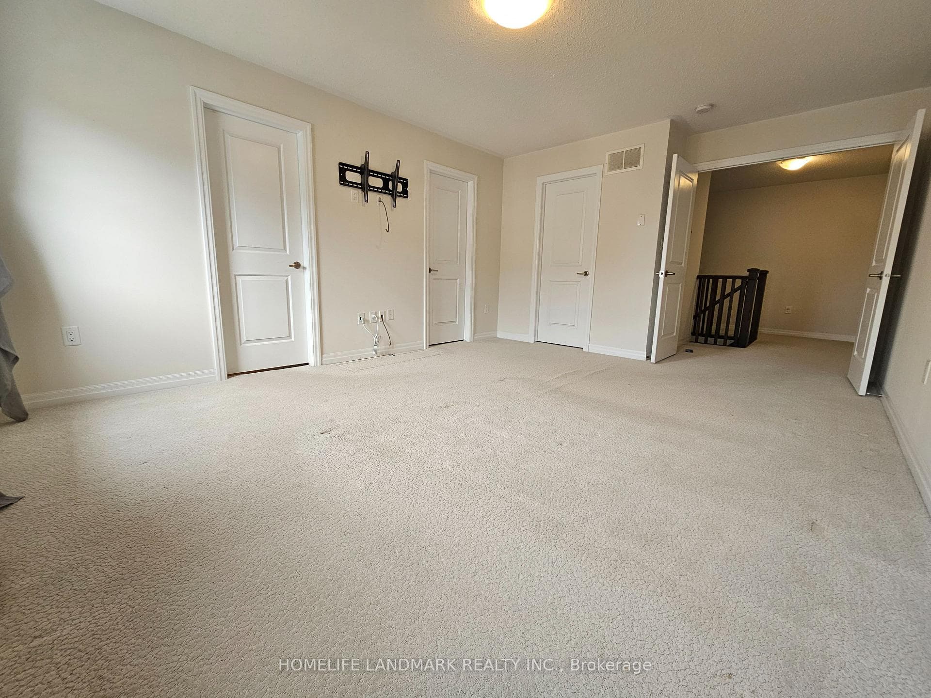 88 Buckle Crescent photo 19