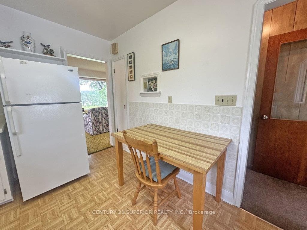 183 McKirdy Ave photo 17