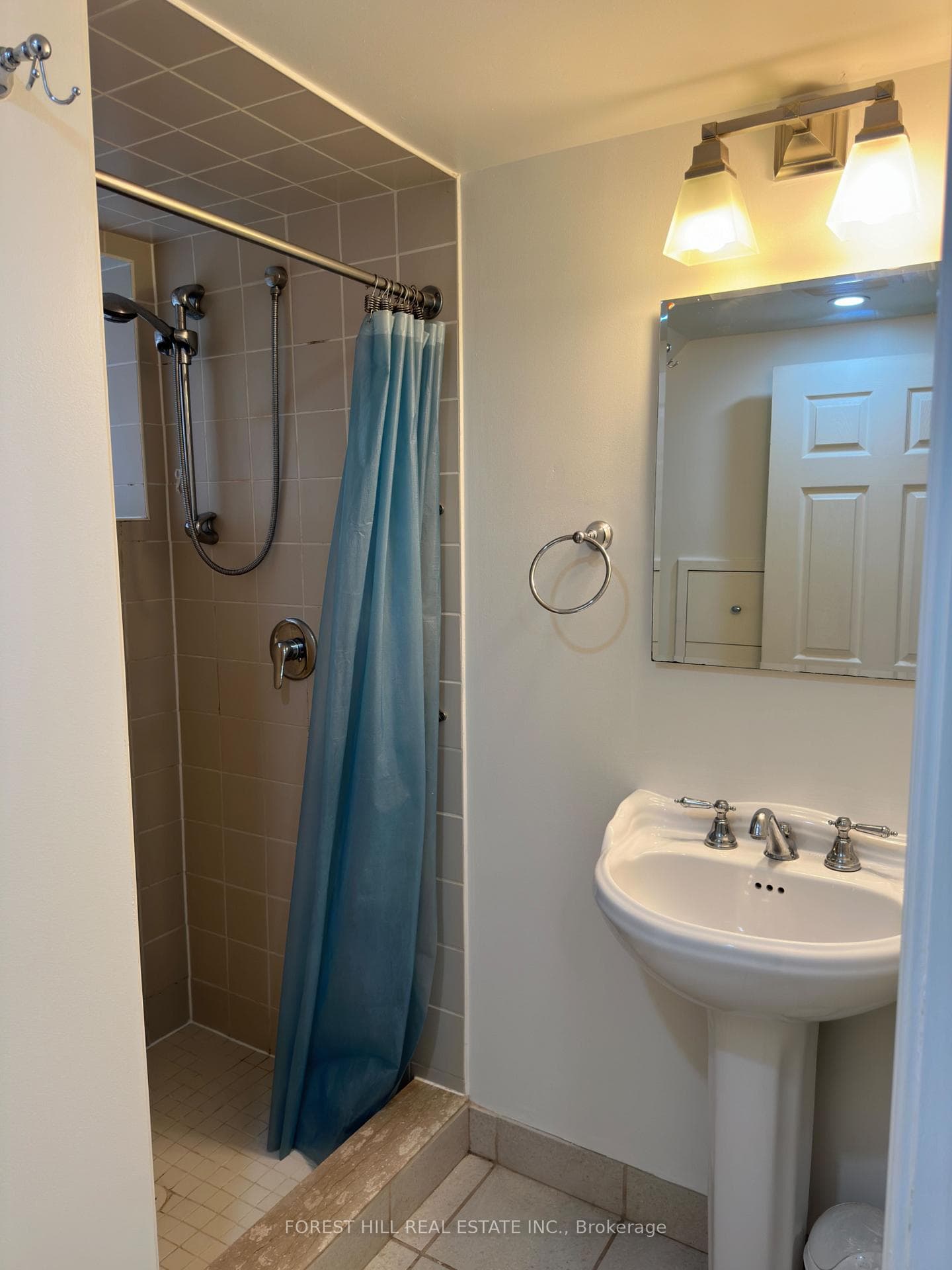 105 Balmoral Avenue Unit B1 photo 9