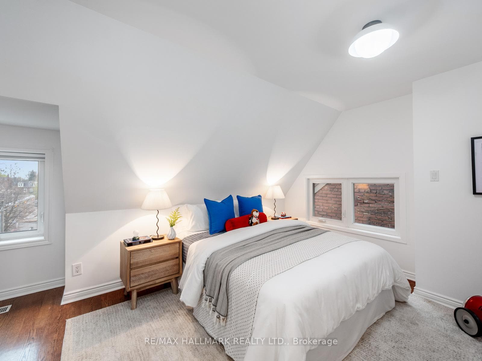 16 Bain Avenue photo 29