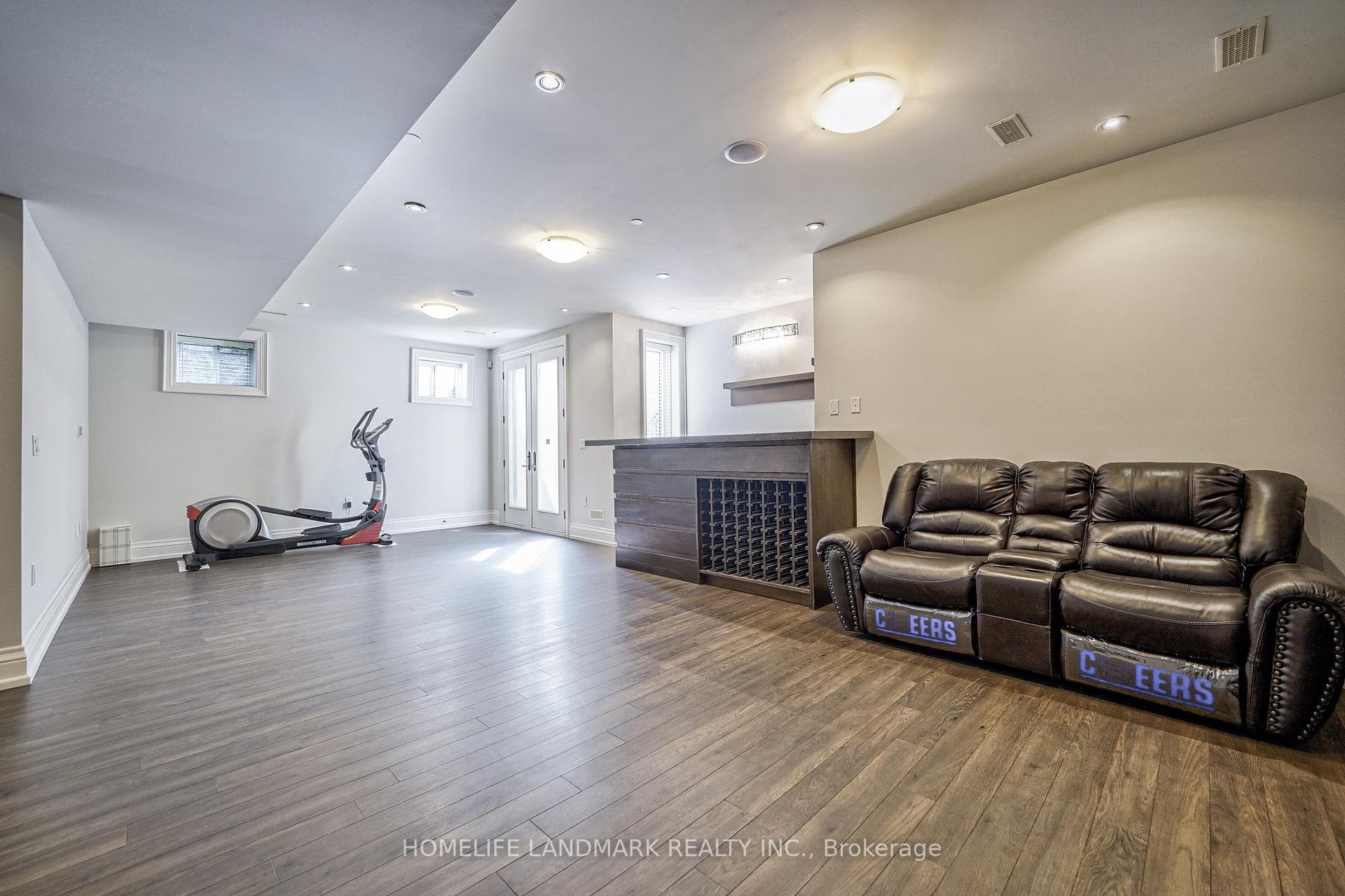 63 Meadowview Avenue photo 30
