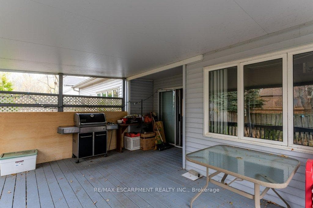 76 Morrison Crescent photo 37