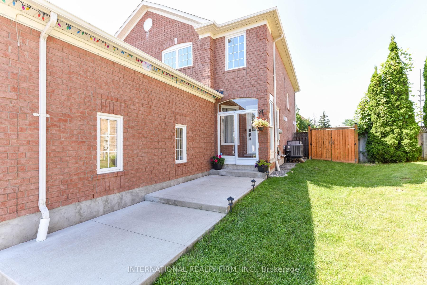 1456 Quest Circle photo 3