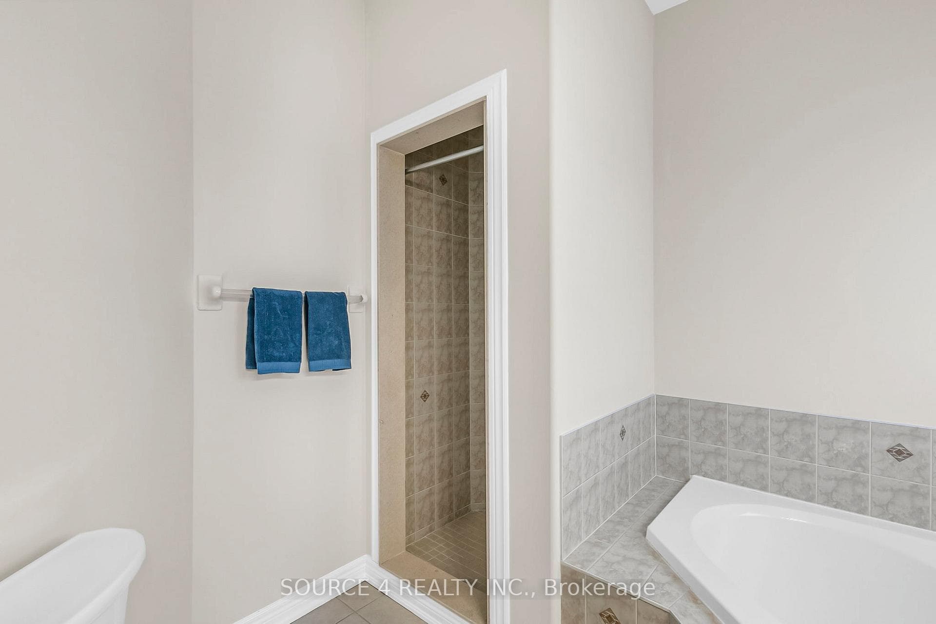 52 Gardiner Drive photo 19