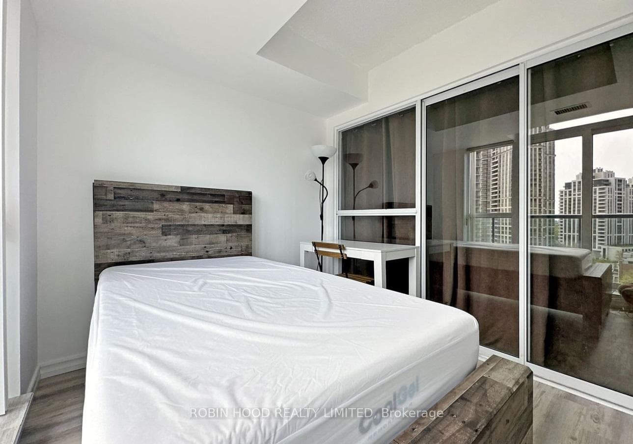 30 Harrison Garden Boulevard Unit 30 photo 13