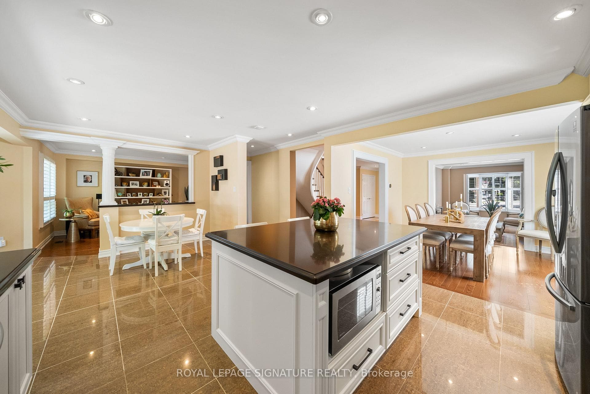 16 Queensgate Court photo 7
