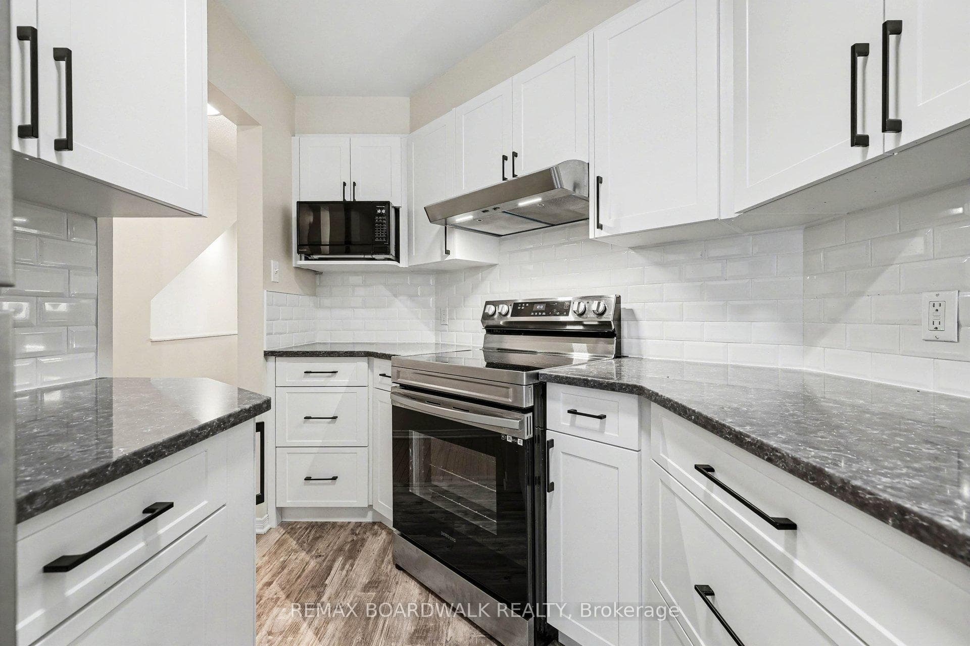 1607 Locksley Lane photo 8