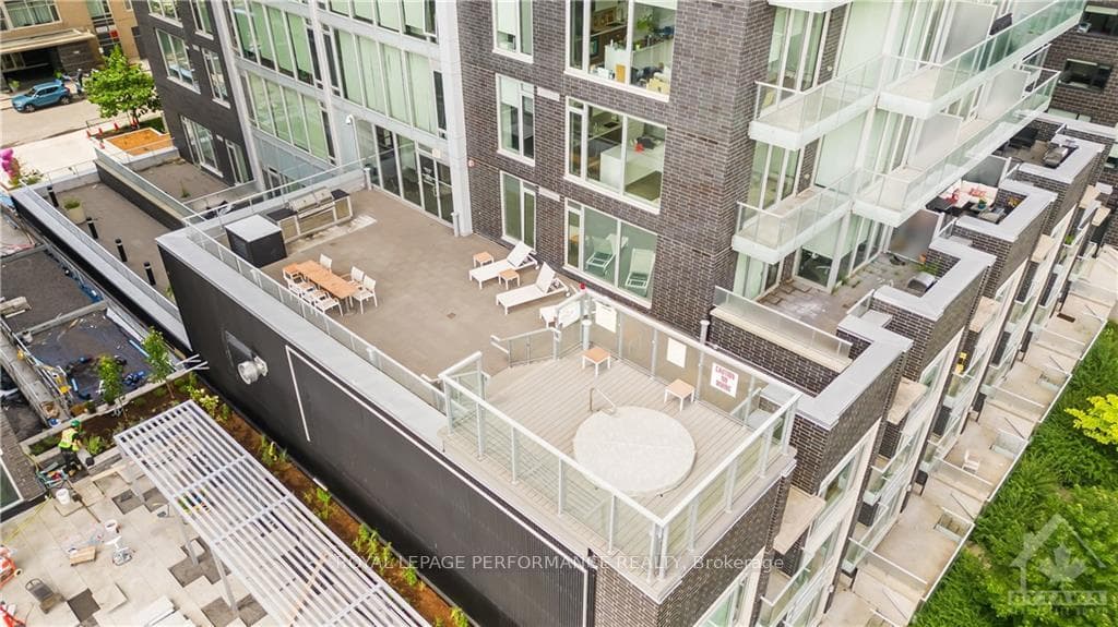 111 CHAMPAGNE Avenue Unit 308 photo 21