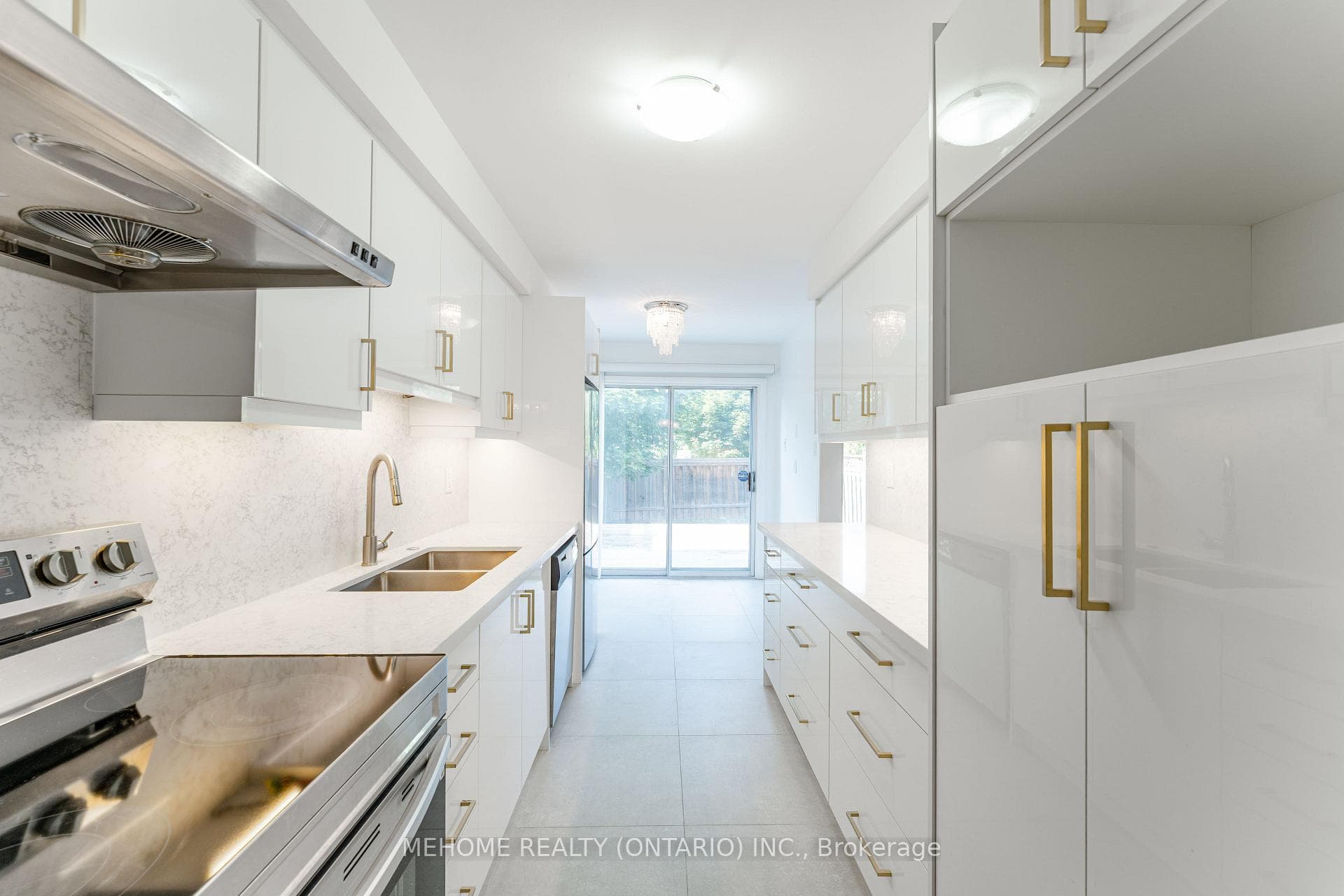 6 Thames Court photo 14