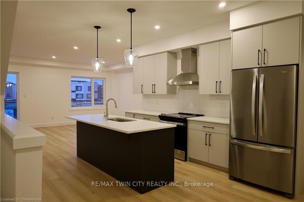 4255 Lismer Lane Unit 17 photo 3