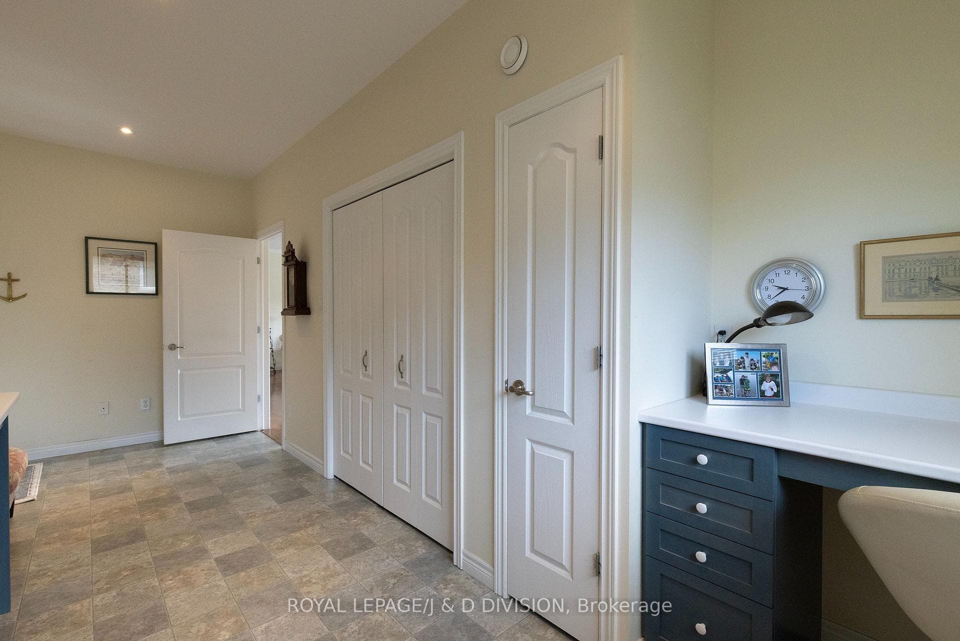 9 Victoria Avenue photo 34
