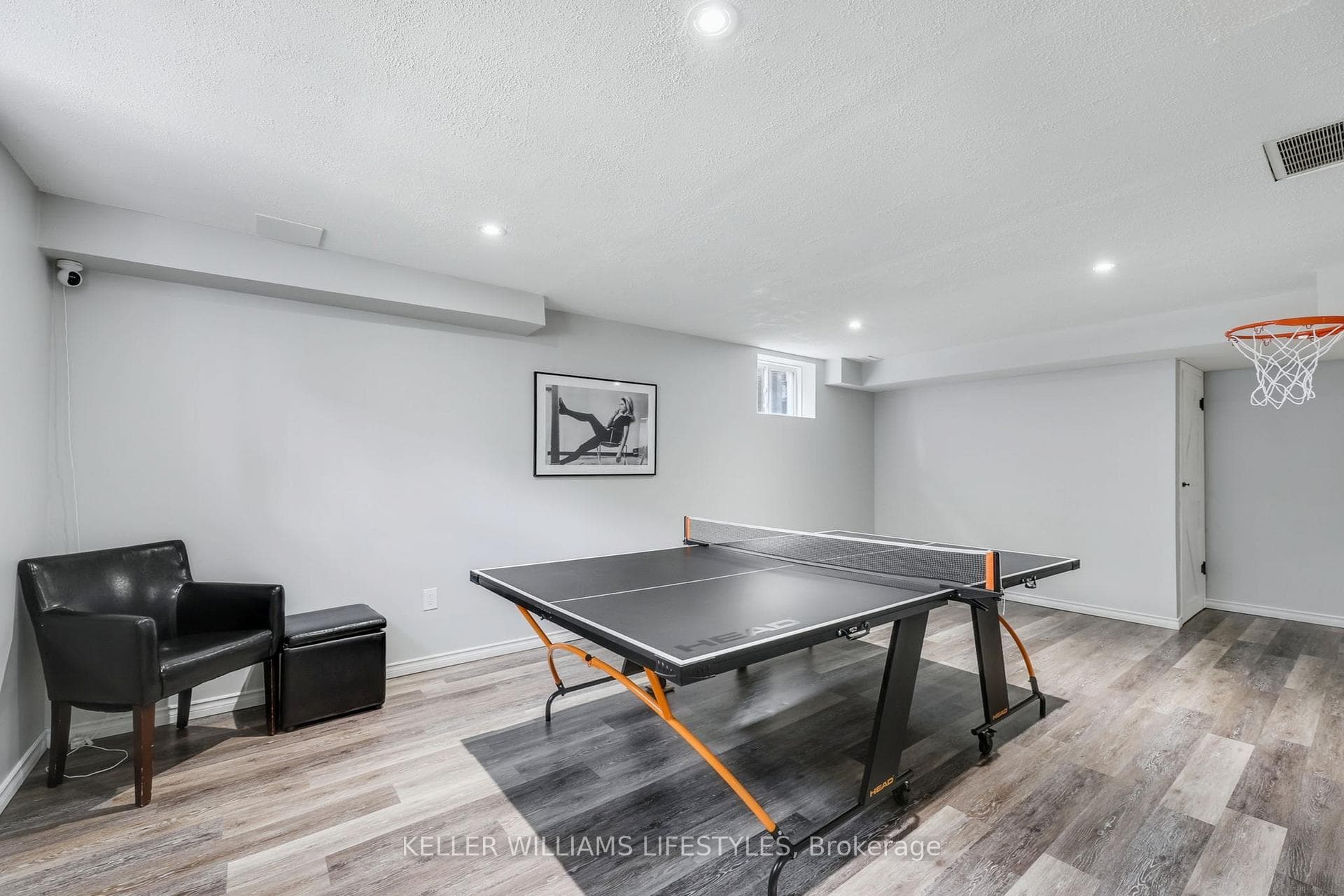 940 GRENFELL Drive photo 34