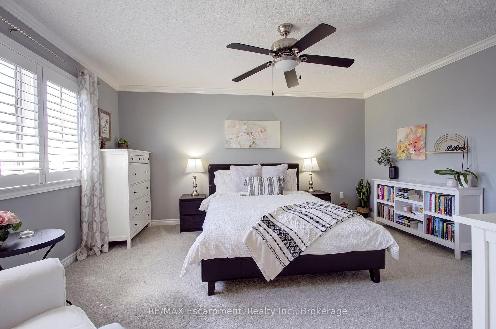 4868 Capri Crescent photo 28