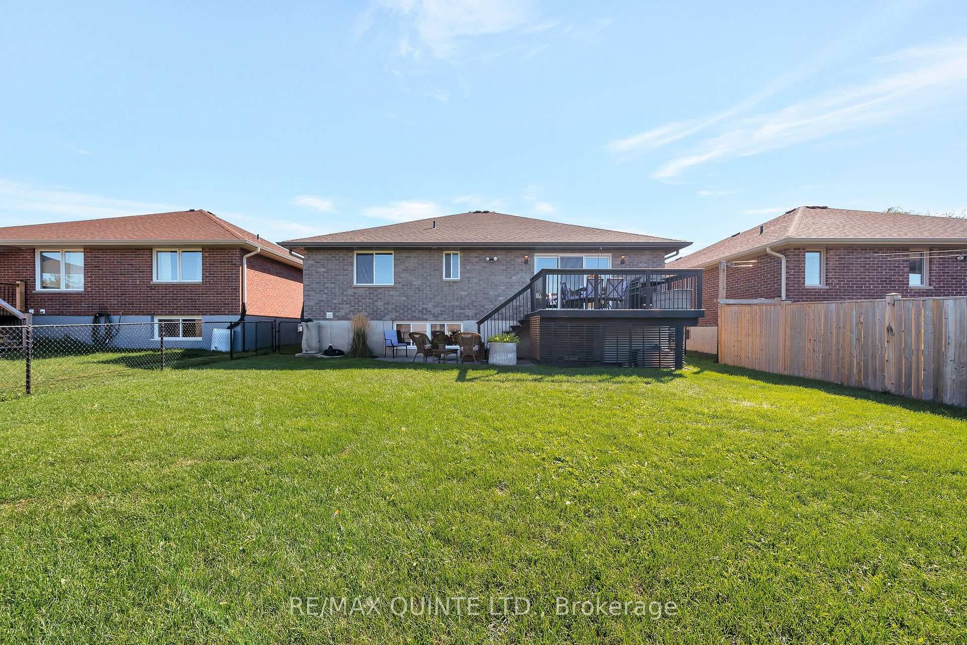 56 McIntosh Crescent photo 39