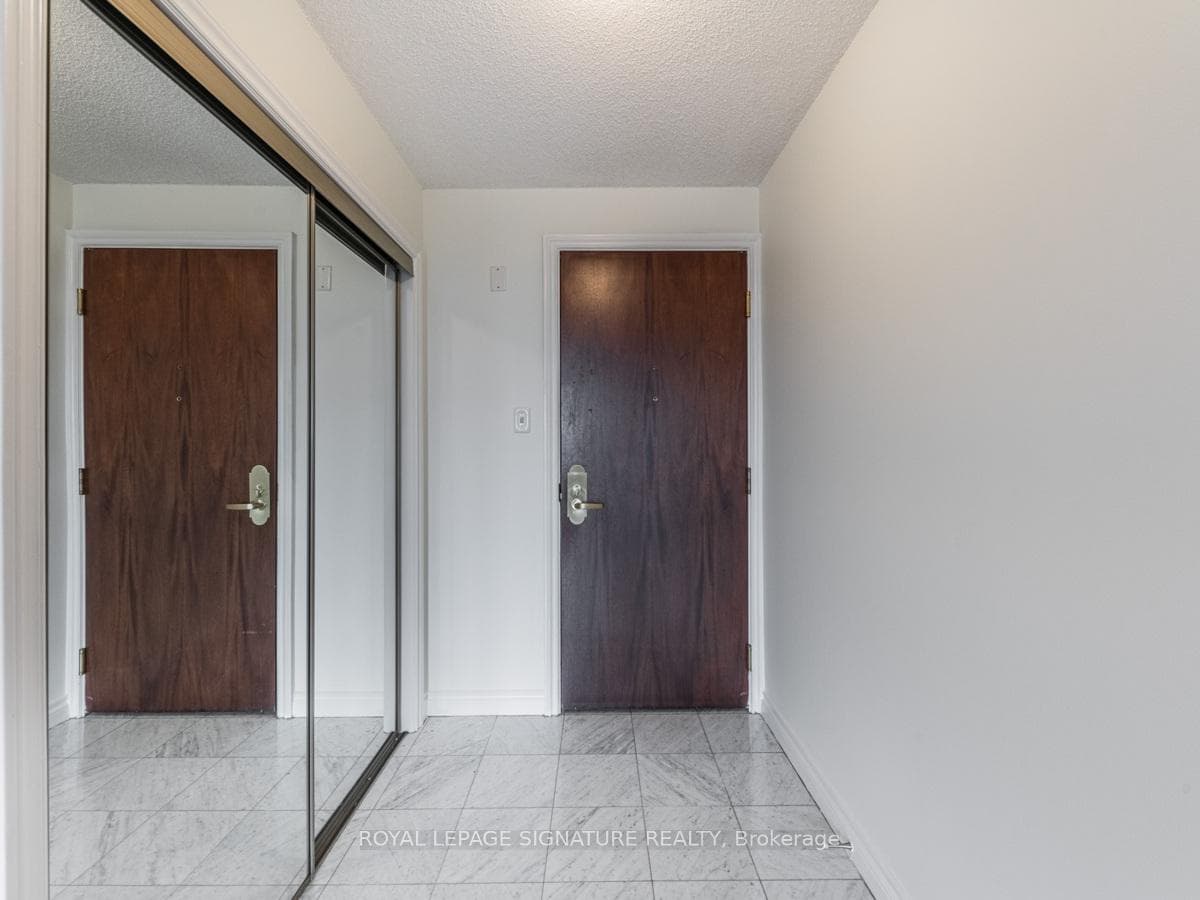 1210 Don Mills Road Unit 402 photo 5