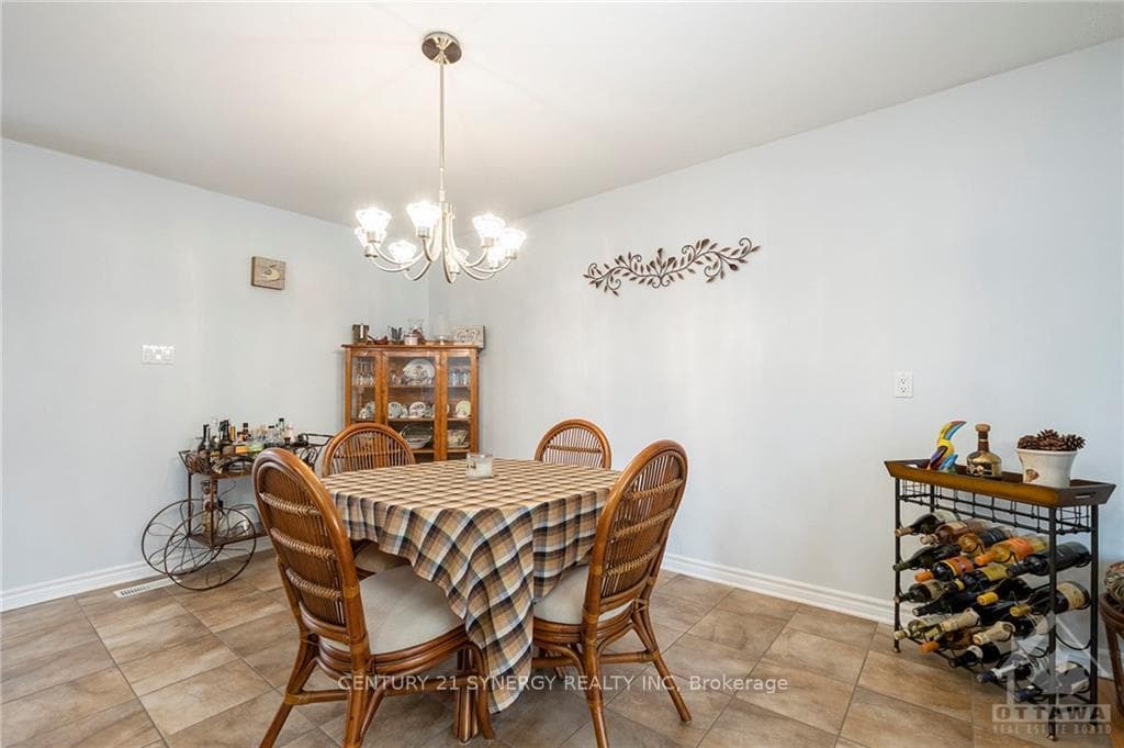 1530 BEACONFIELD Street photo 9