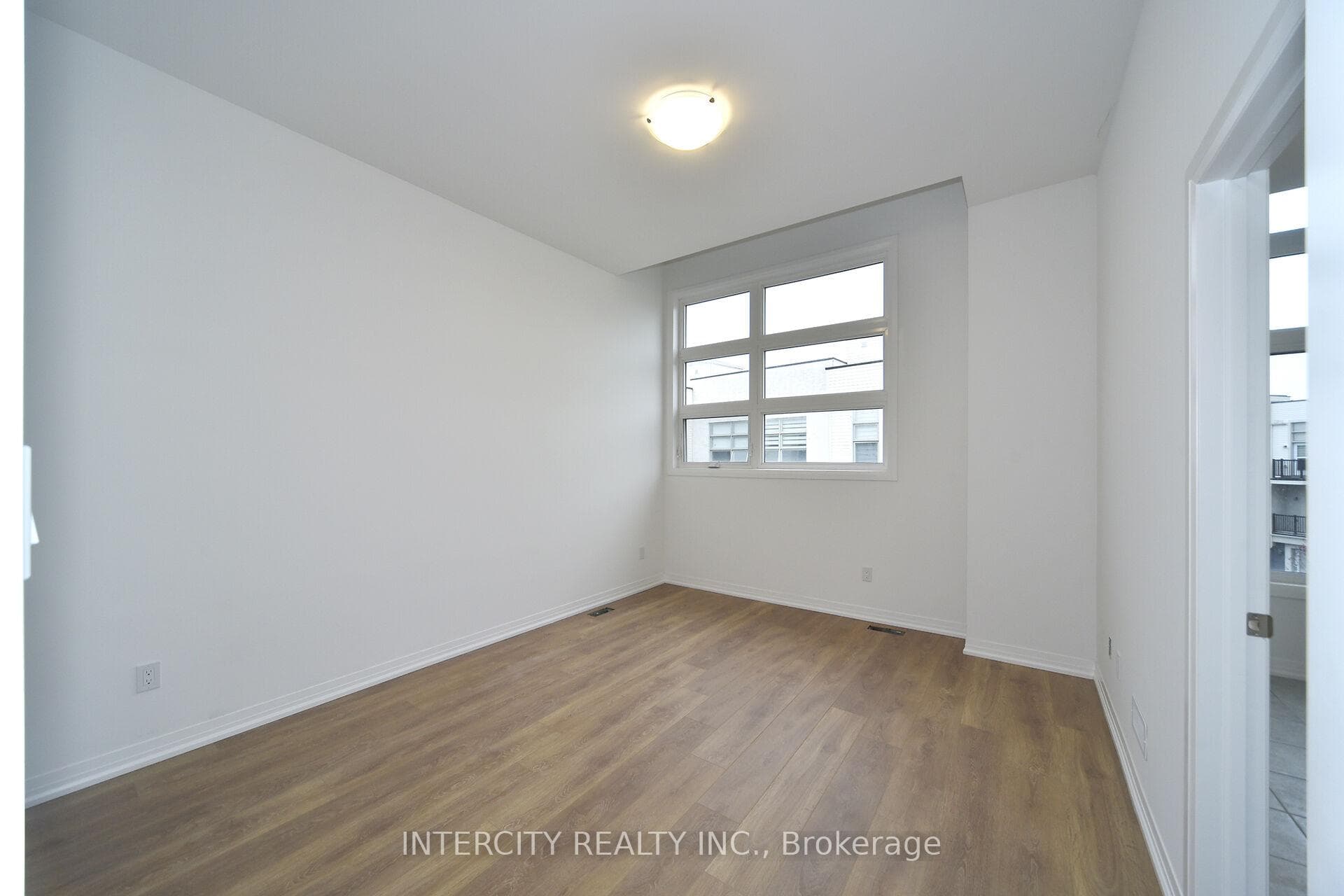 147 Markland Street photo 22