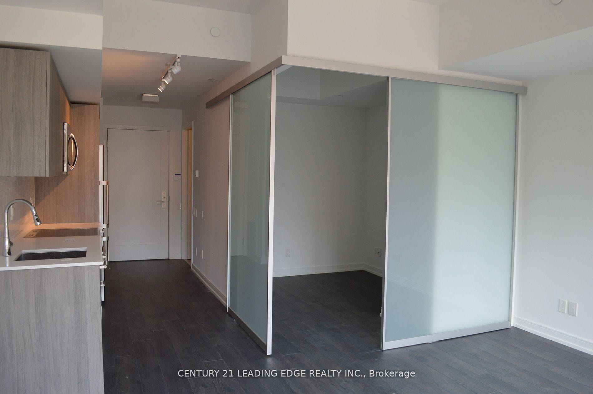 28 Wellesley Street Unit 405 photo 6