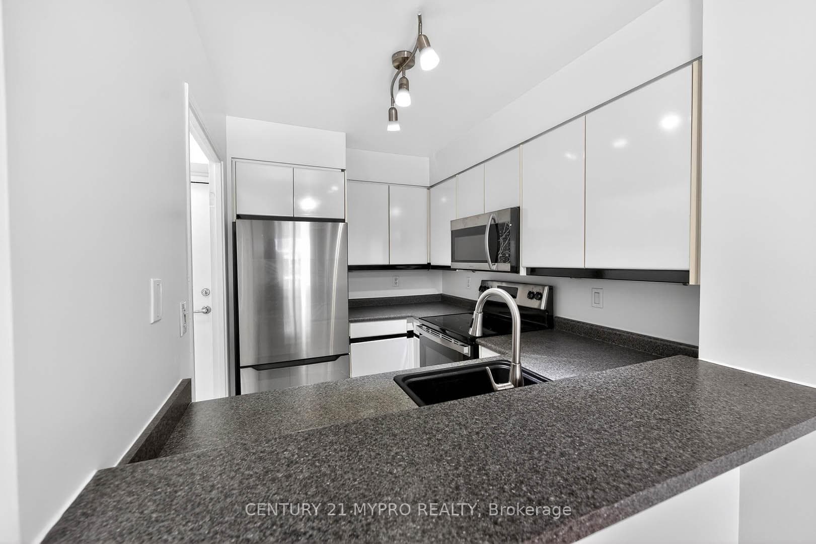 7 Carlton Street Unit 1214 photo 17