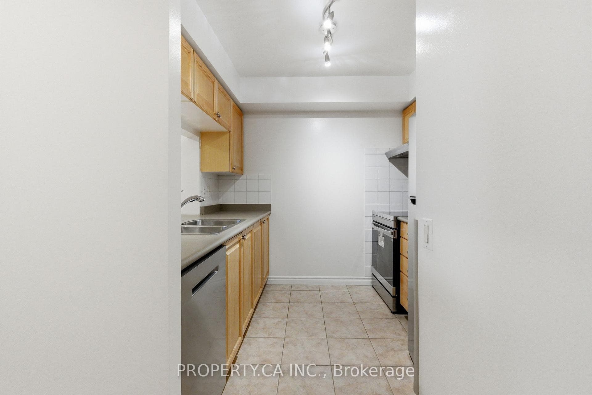18 Mondeo Drive Unit 924 photo 17