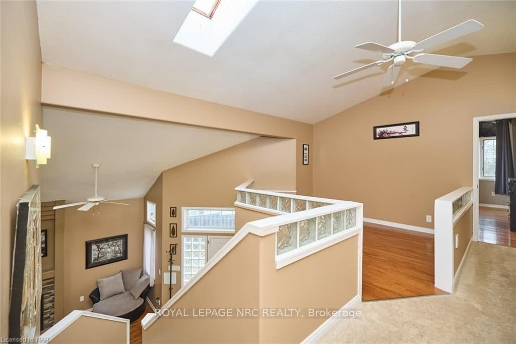 8605 BELL Crescent photo 22