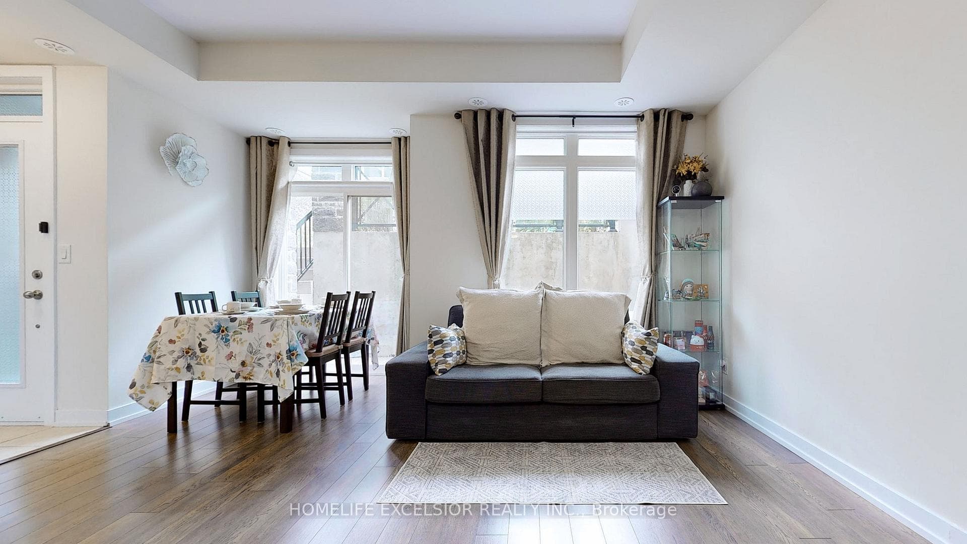 20 Dunsheath Way Unit 317 photo 4