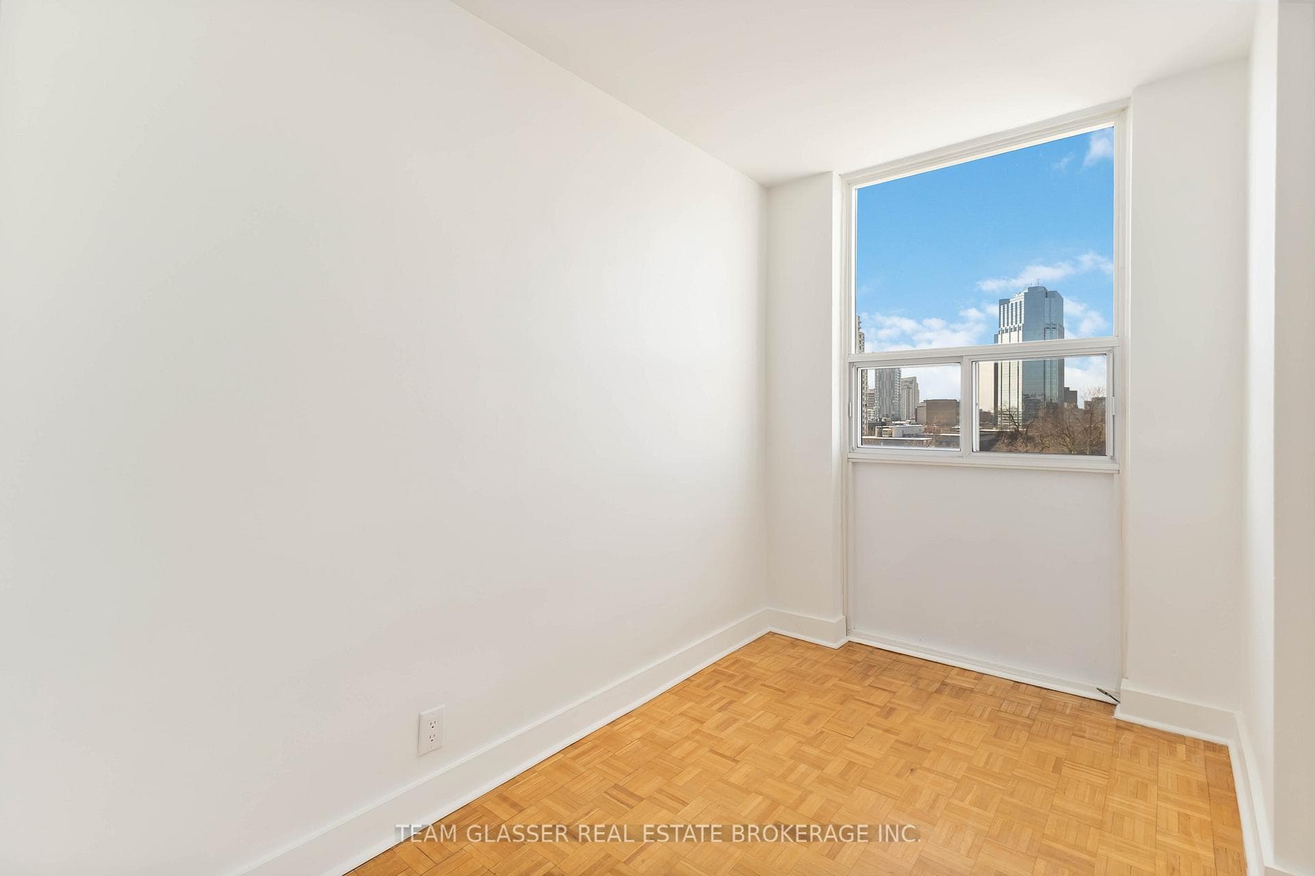 396 Queens Avenue Unit 801 photo 15