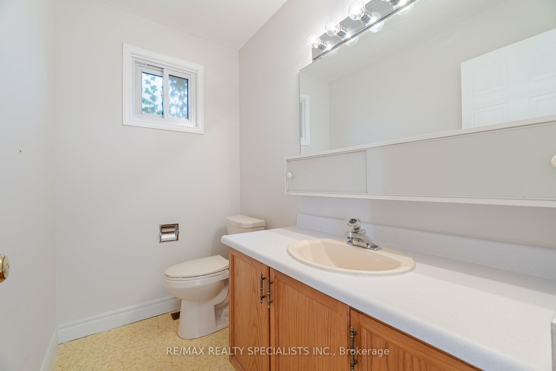 1332 Quinpool Court photo 14