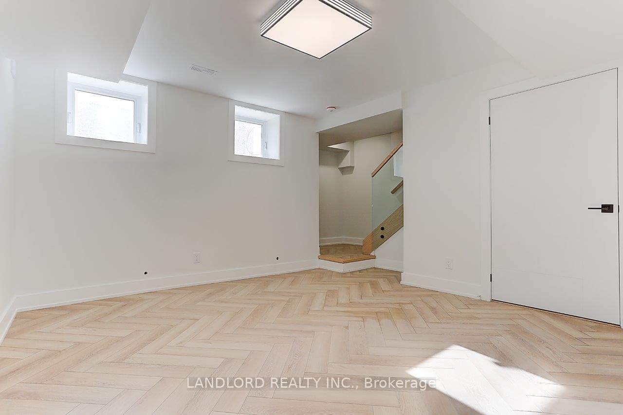 71 Livingstone Avenue Unit Main Fl photo 40