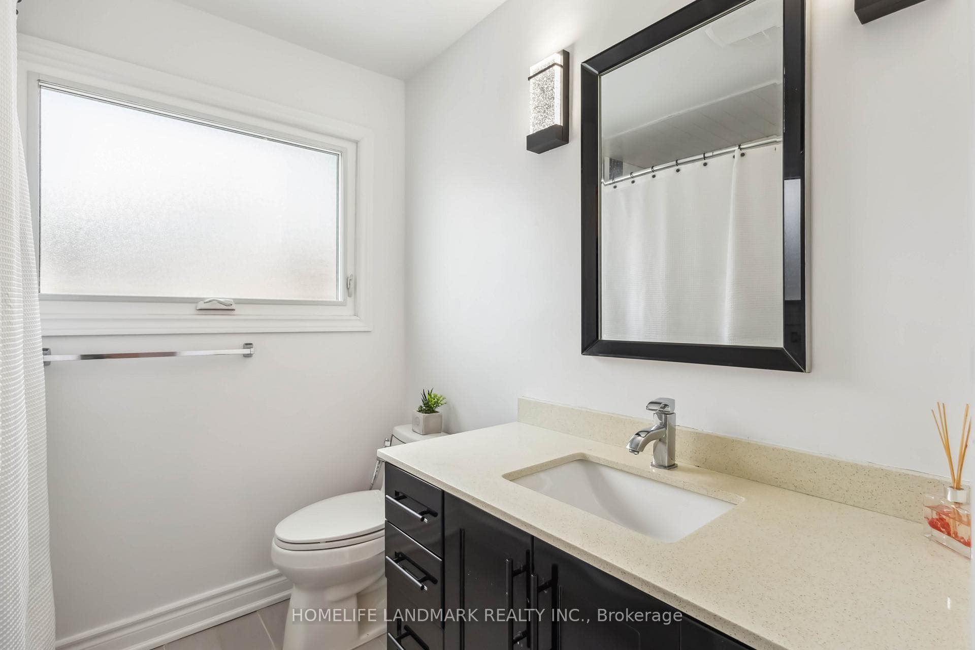 10 Tartan Avenue photo 15