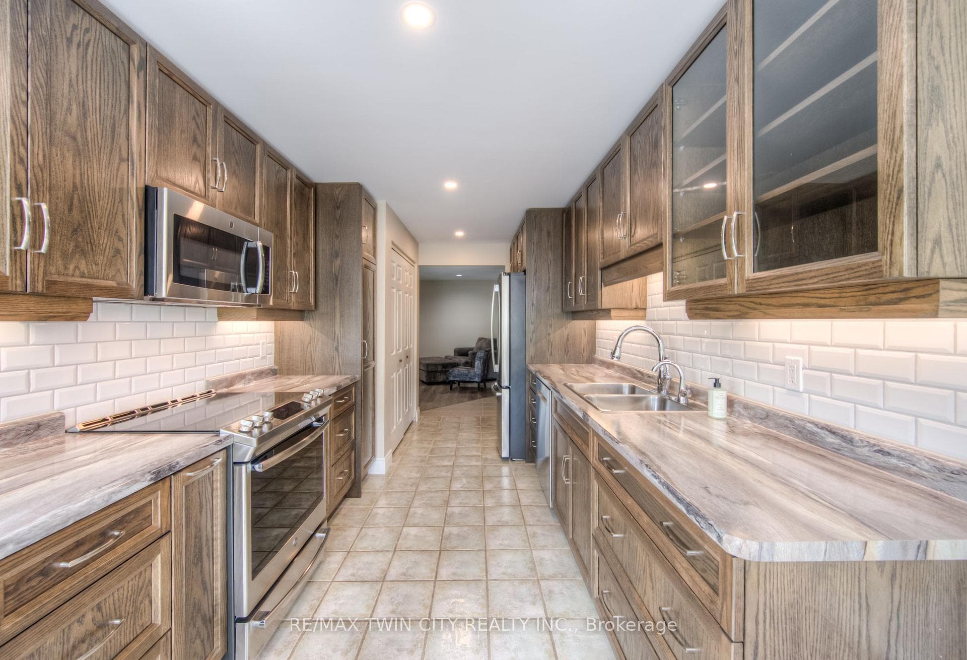 50 BLUE SPRINGS Drive Unit 31 photo 7