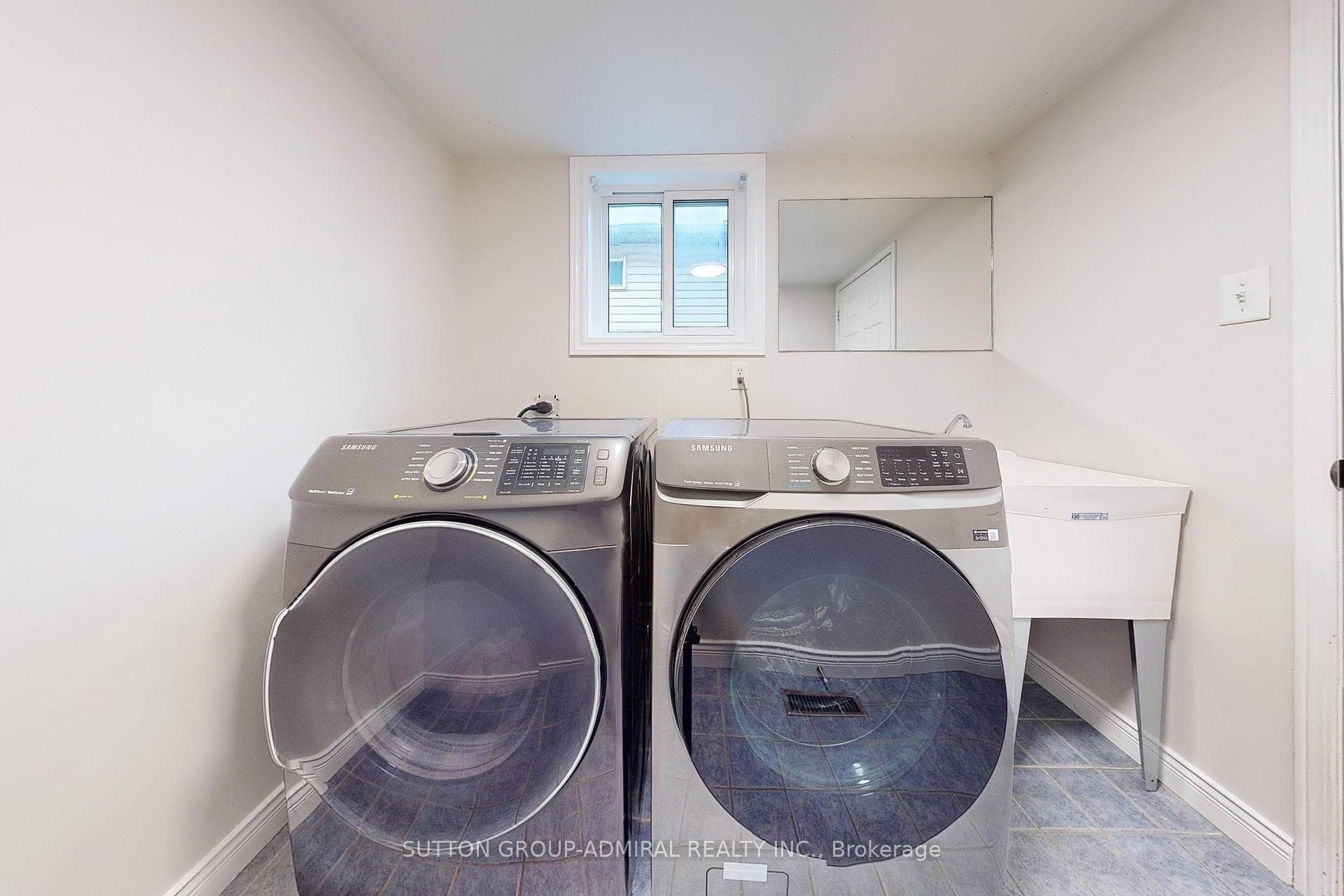 15 Leslie Avenue photo 19