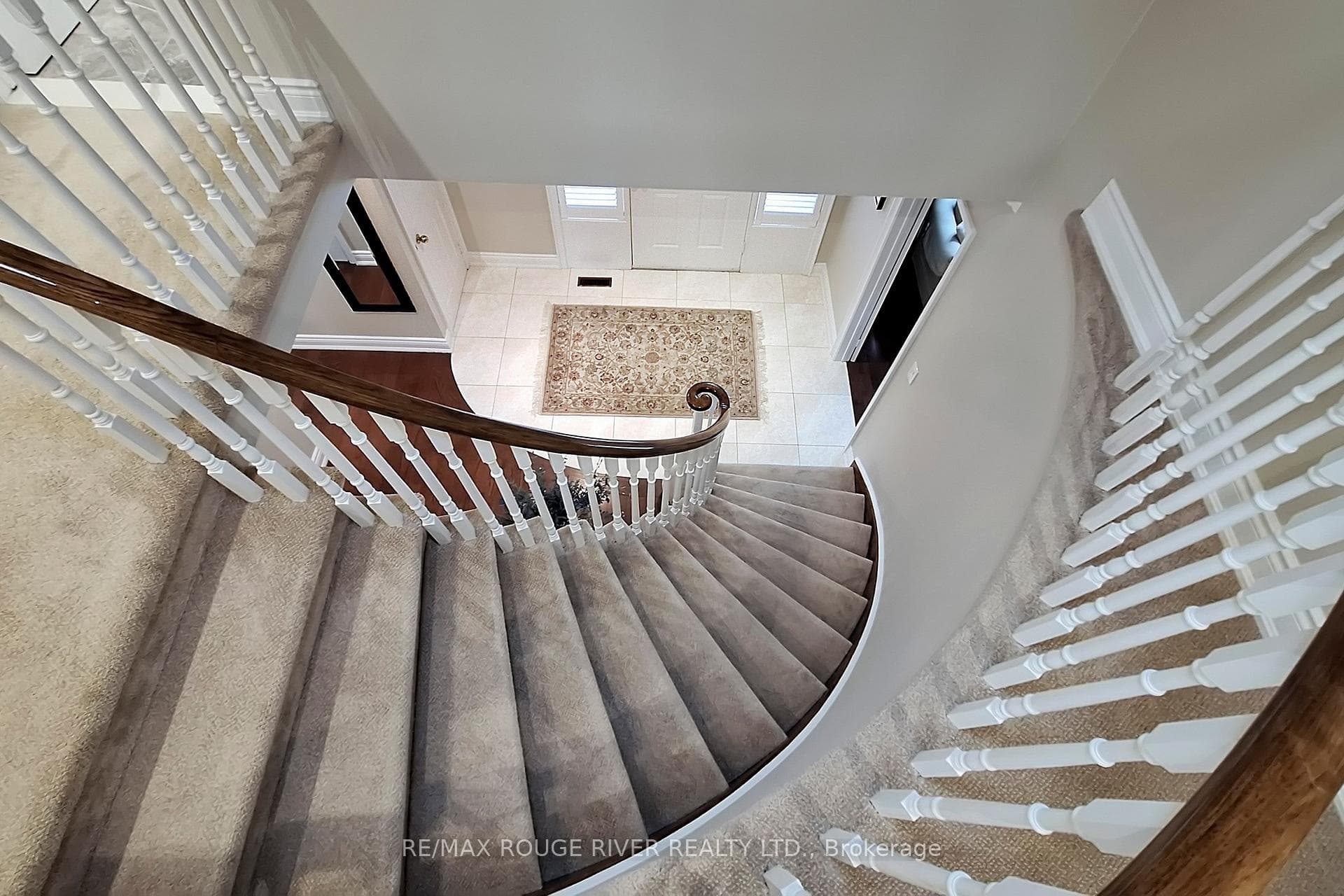 2013 Trailwood Court photo 4
