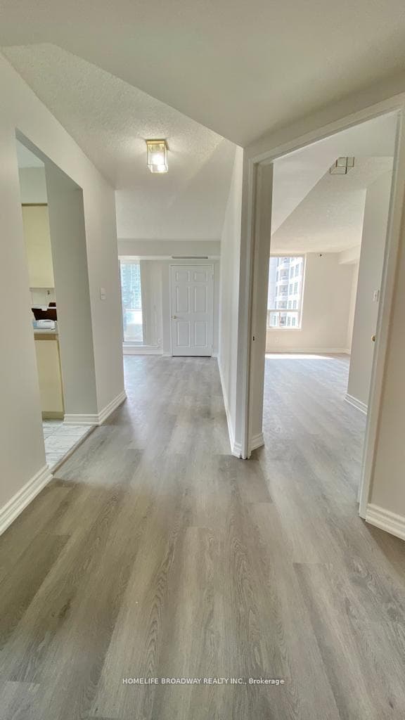 35 Empress Avenue Unit 1807 photo 7
